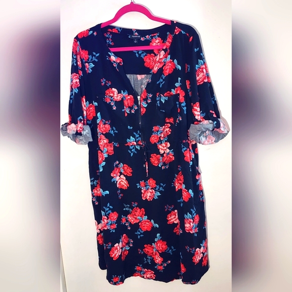 torrid Dresses & Skirts - Torrid Black W/ Red Floral Dress